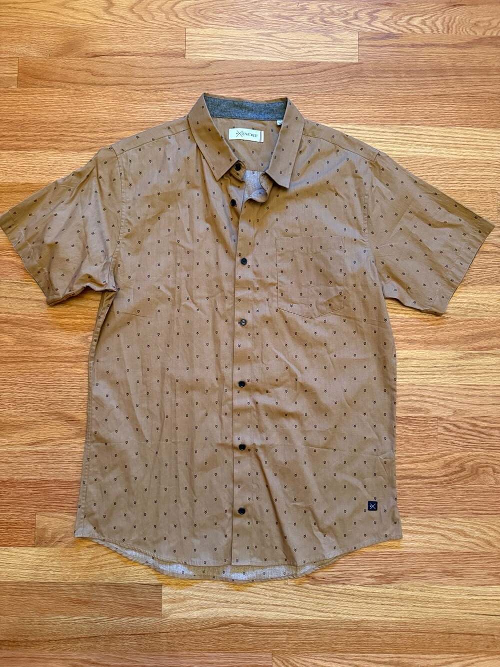 Departwest Short Sleeve Button Down Shirt Size L Brown Print